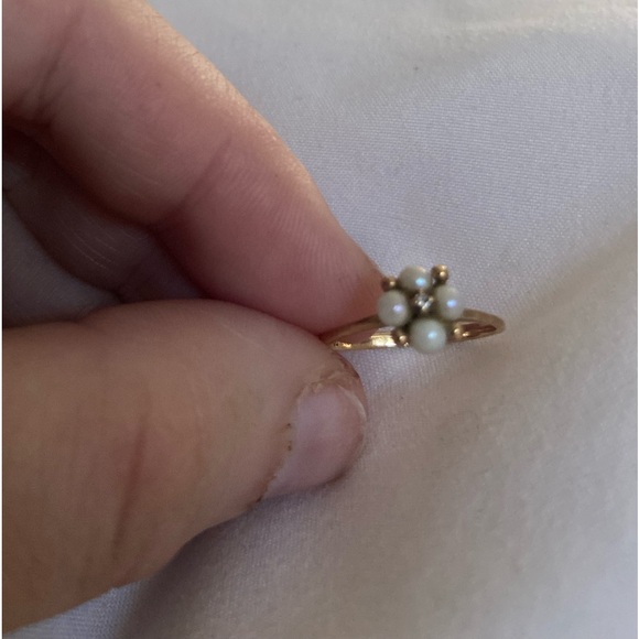 Dainty 10K Art Deco ring with seed pearls and Diamond chip. Size 5 - Picture 3 of 3